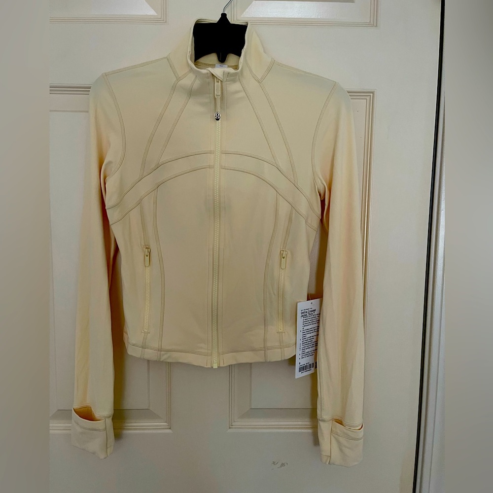 Lululemon NWT Define Crop Jacket